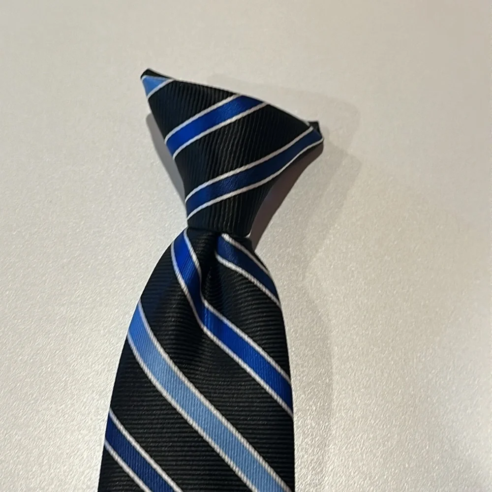 🔴Chaps youth clip-on tie. NWOT.